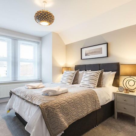 Stylish Town Centre House - 300Mbps, Parking & Sunny Decking Apartamento Bournemouth Exterior foto
