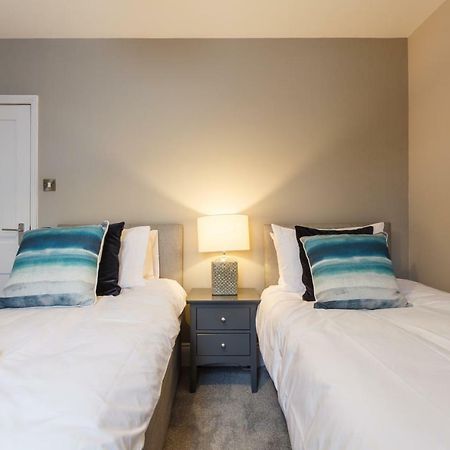 Stylish Town Centre House - 300Mbps, Parking & Sunny Decking Apartamento Bournemouth Exterior foto