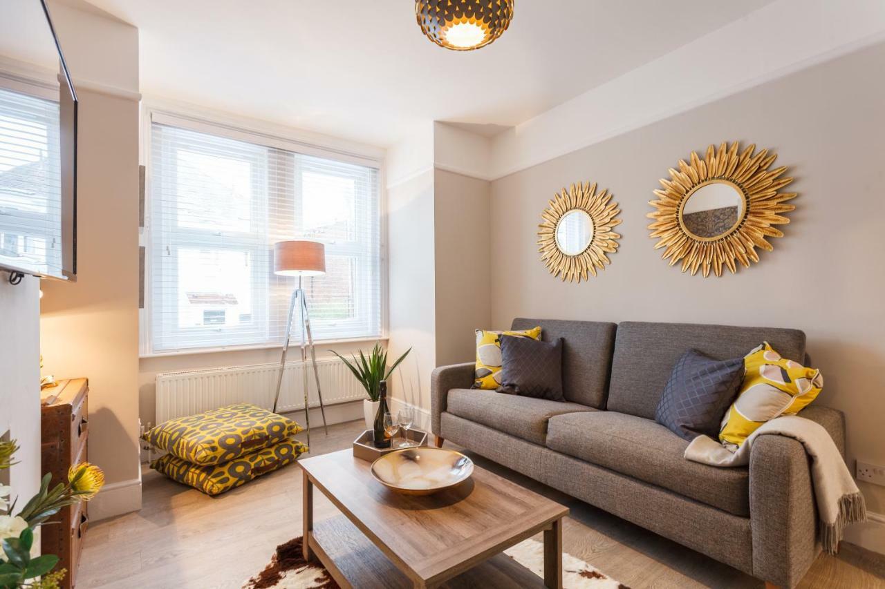 Stylish Town Centre House - 300Mbps, Parking & Sunny Decking Apartamento Bournemouth Exterior foto