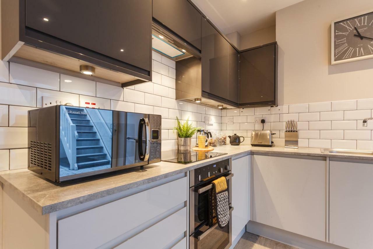 Stylish Town Centre House - 300Mbps, Parking & Sunny Decking Apartamento Bournemouth Exterior foto