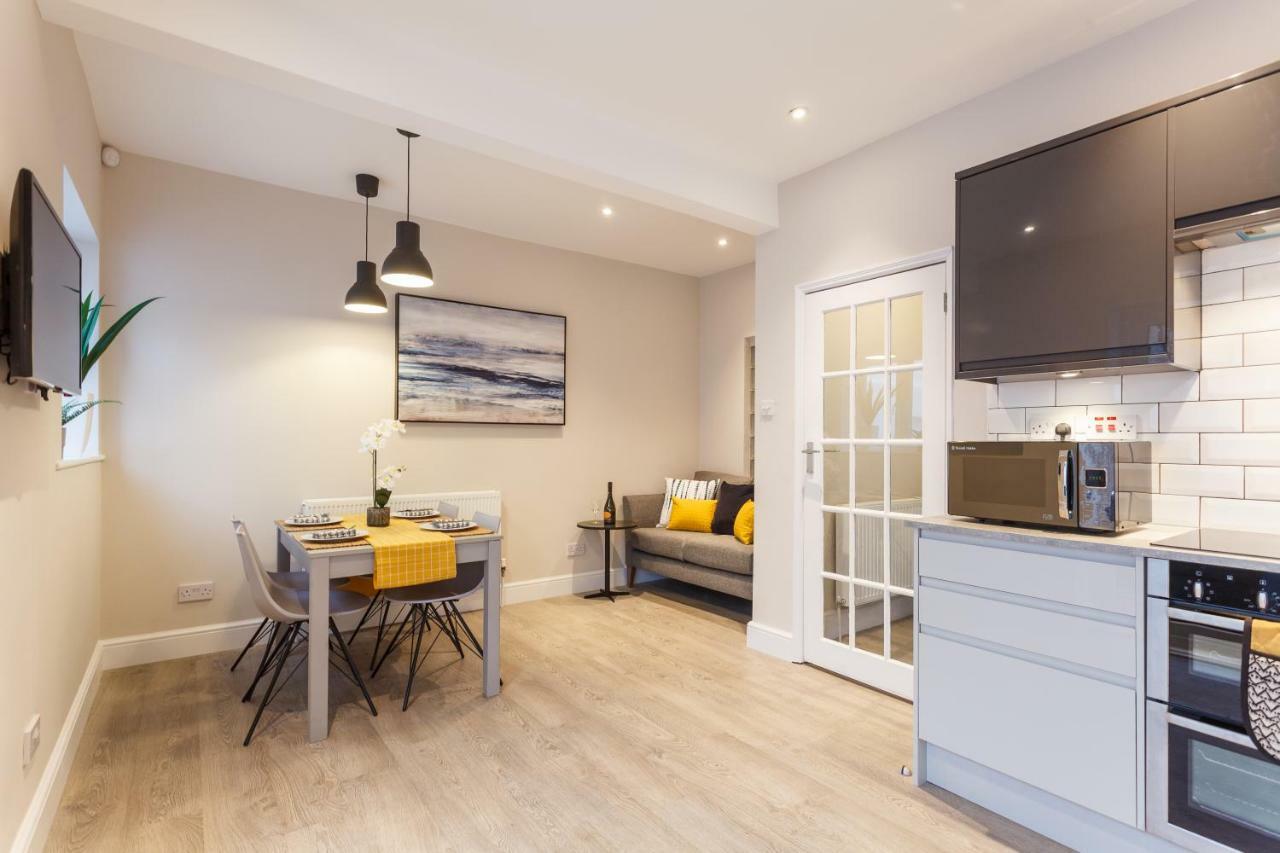 Stylish Town Centre House - 300Mbps, Parking & Sunny Decking Apartamento Bournemouth Exterior foto