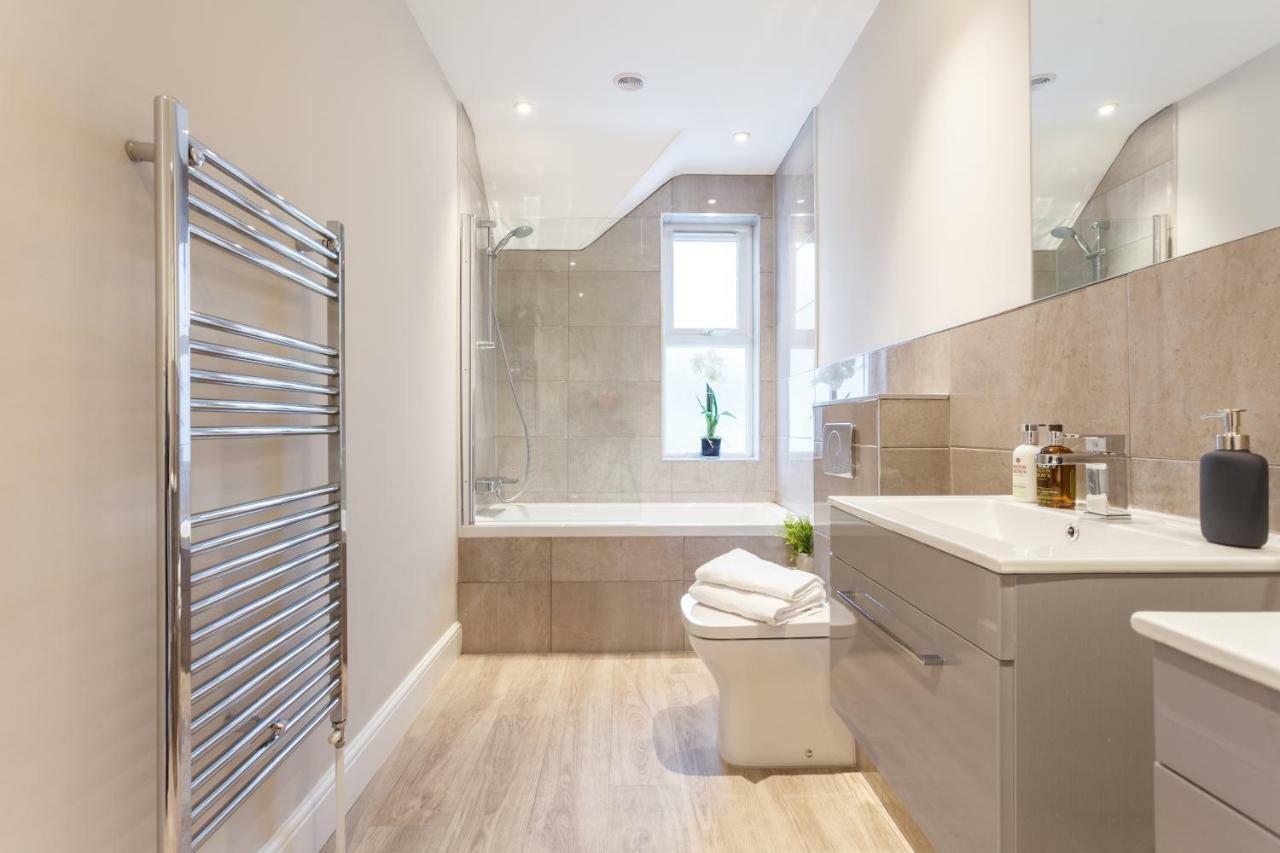Stylish Town Centre House - 300Mbps, Parking & Sunny Decking Apartamento Bournemouth Exterior foto